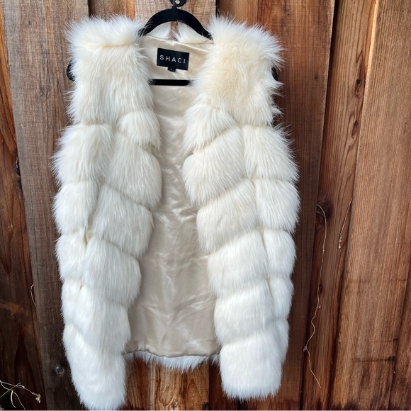 SHACI Elegant Cream White Faux Fur Vest S - Picture 1 of 4
